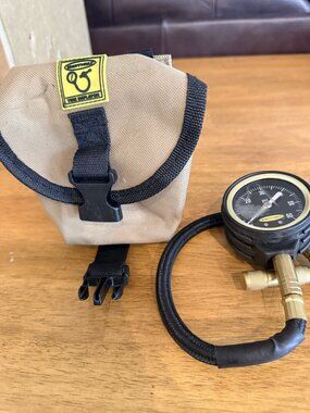 Smittybilt Rapid Air Tire Deflator w/Pressure Gauge & Carry Pouch Off-Road READ